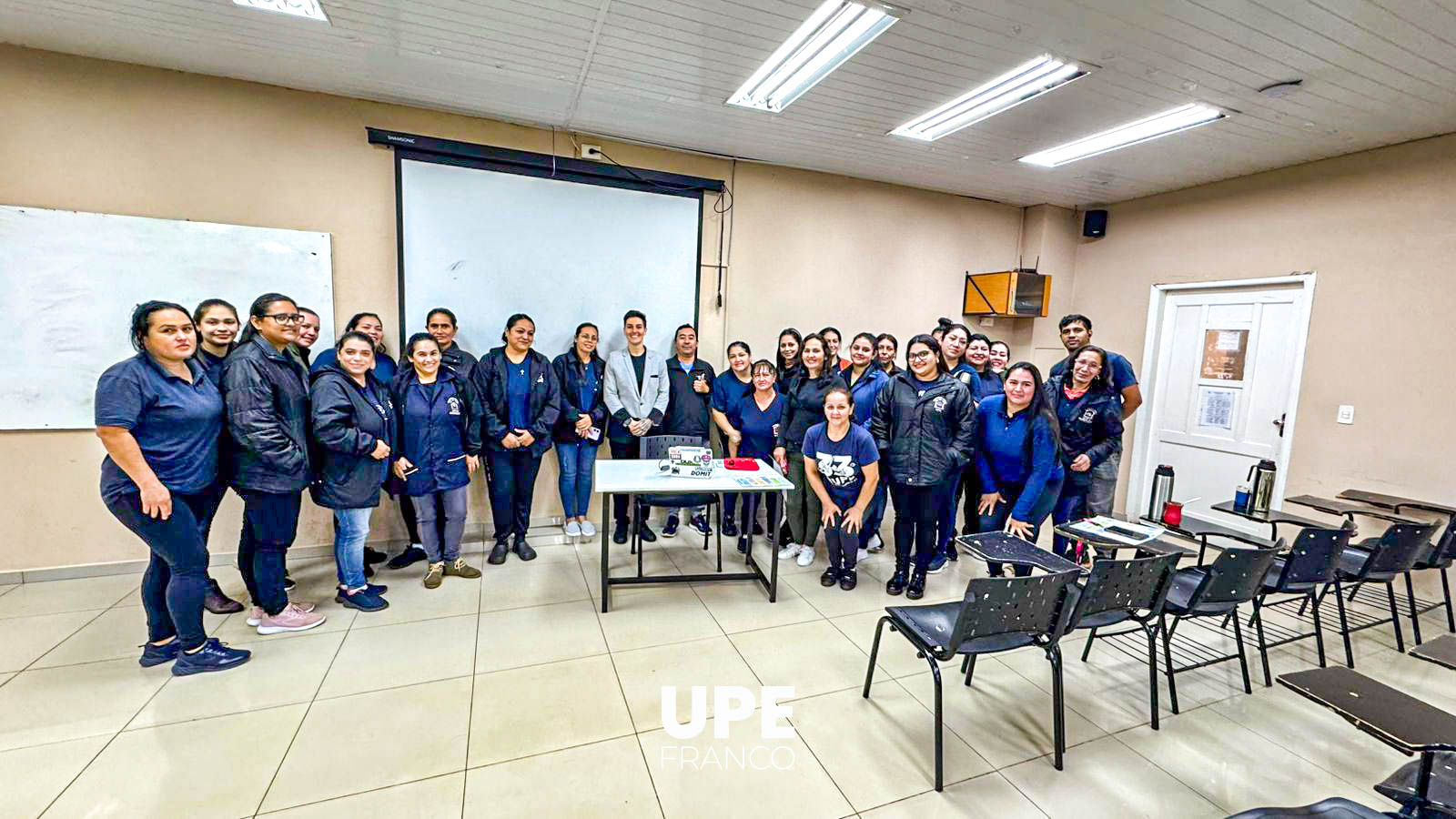 “Cuidando a quienes cuidan”: Charla Educativa sobre Salud Laboral